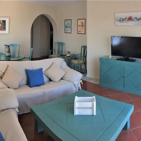 Alcaudon Apartment *