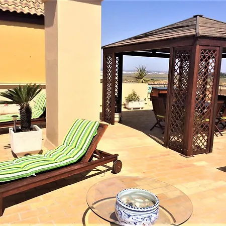 Alcaudon Apartment *