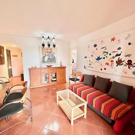 Alcaudon Apartment