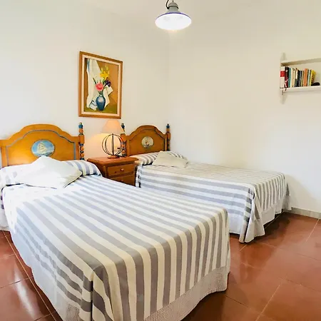 Alcaudon Apartment