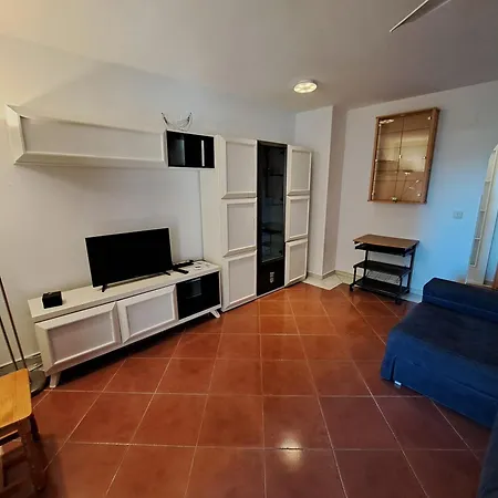 Alcaudon Apartment *